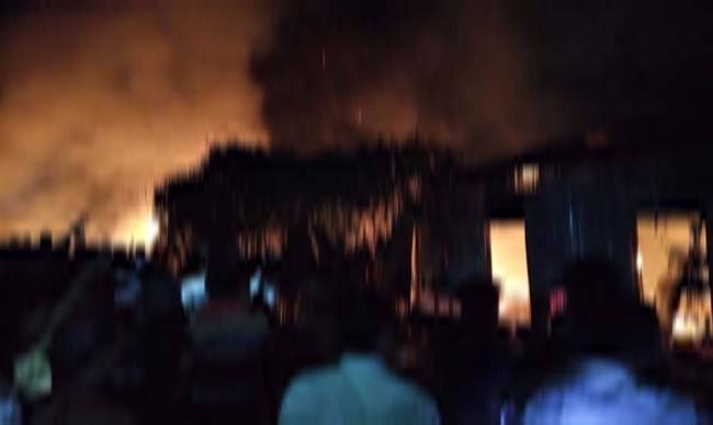 মাধবপুরে ৫ বসতঘর আগুনে পুড়ে ছাই