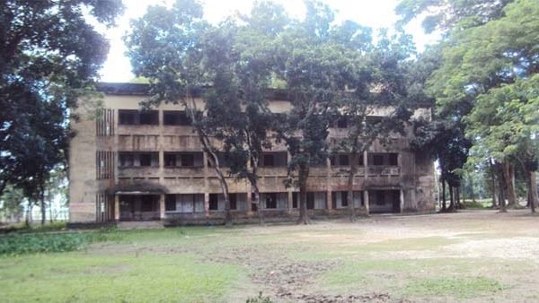 জগন্নাথপুরে নামে সরকারি কলেজ, সুযোগ-সুবিধা বেসরকারি