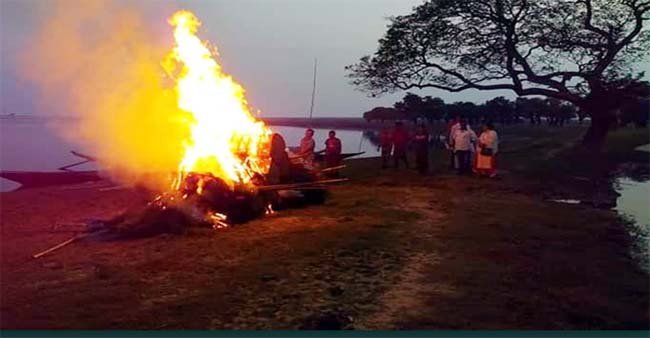 বড়লেখায় পুড়ানো হলো ১৫’শ মিটার বাধজাল