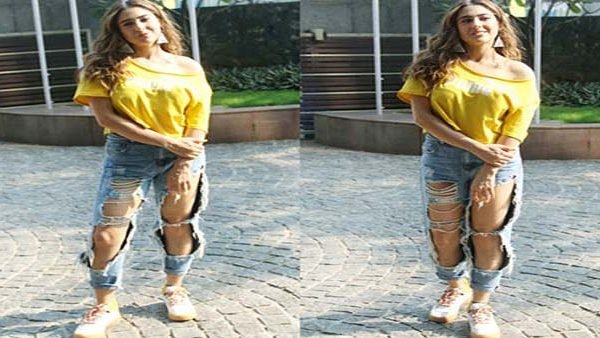 ছেড়া জিন্স পরে ট্রোলের শিকার সারা