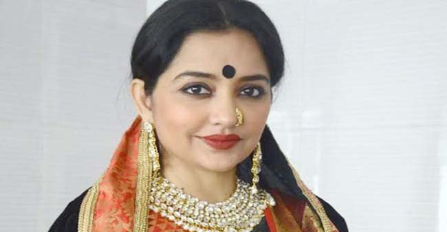 বিয়ের পিঁড়িতে জুন মালিয়া