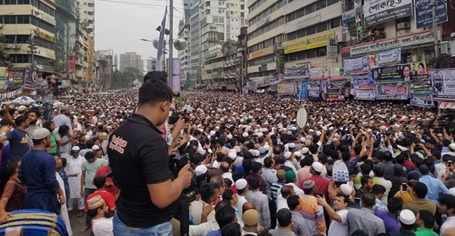 খোকার জানাজায় মানুষের ঢল