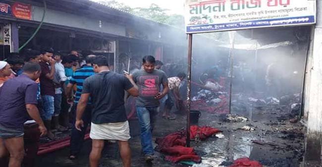 শহরতলীর টুকের বাজারে ভয়াবহ অগ্নিকান্ড