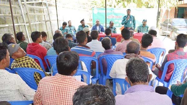 সিলেটে চালক ও সহকারীদের প্রশিক্ষণ দিলো পুলিশ