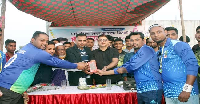 বিজয় দিবসে রাজমহল ফুডস এন্ড সুইটস’র ক্রিকেট টুনার্মেন্ট সম্পন্ন