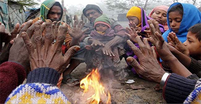 তীব্র শীতে কাঁপছে দেশ