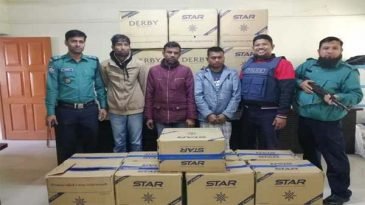 সিলেটে ৩ চোর গ্রেফতার, উদ্ধার হল চোরাই গাড়ী ও সিগারেট