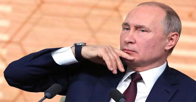 পরবর্তী মেয়াদে ক্ষমতায় না থাকার রহস্যময় আভাস পুতিনের!