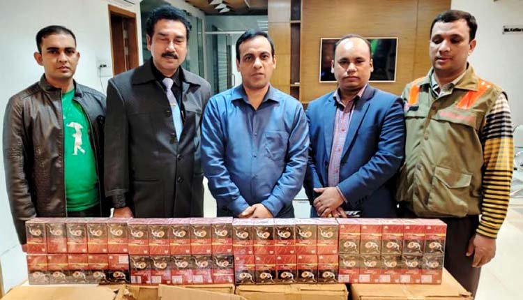 কুমারপাড়া এজেআর কুরিয়ার সার্ভিসে রমনা ব্র্যান্ডের ১০লক্ষ টাকামূল্যের  শলাকা সিগারেট আটক করেছে সিলেট কাস্টমস