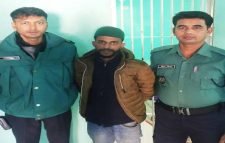 মোগলাবাজার থেকে ইয়াবাসহ গ্রেপ্তার ১