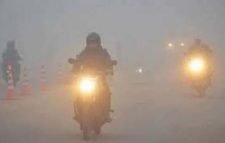 ফের শৈত্যপ্রবাহ শুরু, কুয়াশার চাদরে ঢাকল ঢাকা