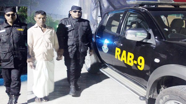 নগরীর ক্বীনব্রীজ এলাকা থেকে মাদক ব্যবসায়ী আটক