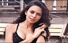 ধর্ষিতা সেজে ধর্ষণের প্রতিবাদ