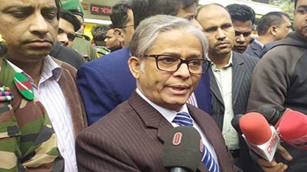 নির্যাতিত মেয়েটার পাশে দাঁড়ানোই প্রধান কাজ: ঢাবি ভিসি