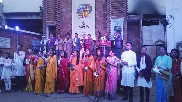 গান, ছন্দ, নৃত্য আর কবিতায় তারুণ্যের ইংরেজি বর্ষবরণ