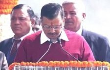 তৃতীয়বারের জন্য দিল্লির মুখ্যমন্ত্রী পদে শপথ নিলেন কেজরিওয়াল