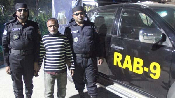 দক্ষিণ সুরমা থেকে পলাতক আসামি গ্রেফতার