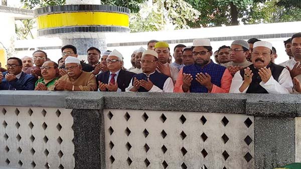 সিলেটে দুই ওলির মাজার জিয়ারত করলেন আ.লীগ নেতা শফিক