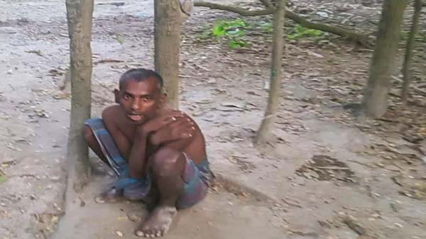 দড়ি দিয়েই বাঁধা বলহরির জীবনের ২৫ বছর