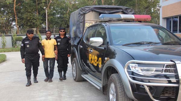 খাসদবির থেকে ওয়ারেন্টভূক্ত পলাতক আসামী গ্রেফতার