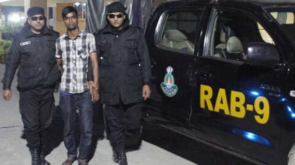 দক্ষিণ সুরমা থেকে পলাতক আসামি গ্রেফতার করেছে:র‌্যাব