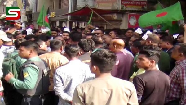 সিলেটে বিএনপি ও অঙ্গ সংগঠনের র‌্যালীতে মাইক ও ব্যনারে পুলিশের বাধা