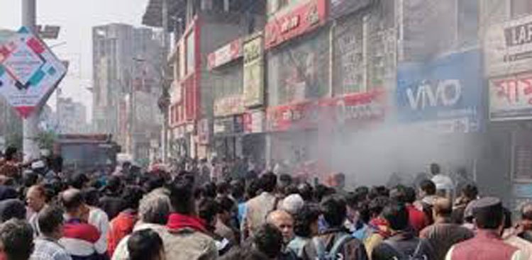 রাজশাহীতে মোবাইল ফোনের দোকানে আগুনে