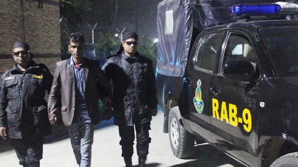 সুবিধবাজার থেকে পলাতক আসামি গ্রেফতার