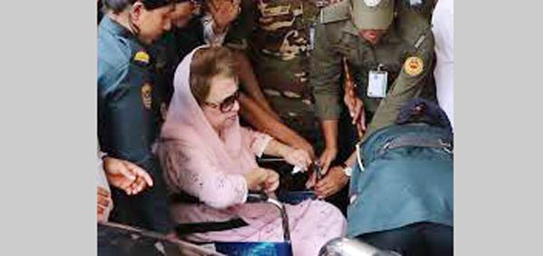 খালেদা জিয়ার চিকিৎসার রিপোর্ট দাখিলের নির্দেশ দিয়েছে হাইকোর্ট