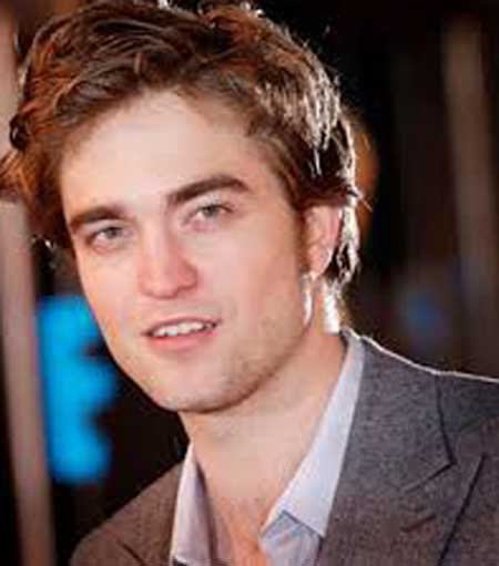 বিশ্বের সবচেয়ে সুদর্শন পুরুষ হলিউড অভিনেতা রবার্ট প্যাটিনসন