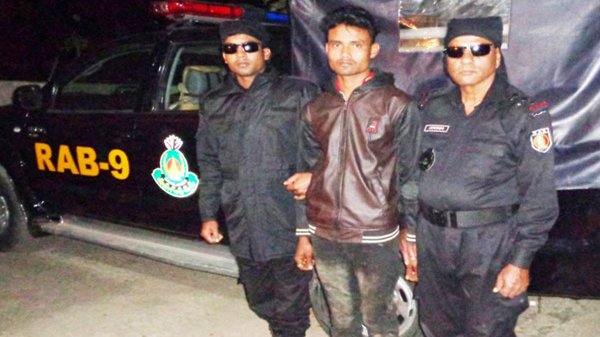 বিশ্বরম্ভরপুর থেকে মাদকবিক্রেতা আটক