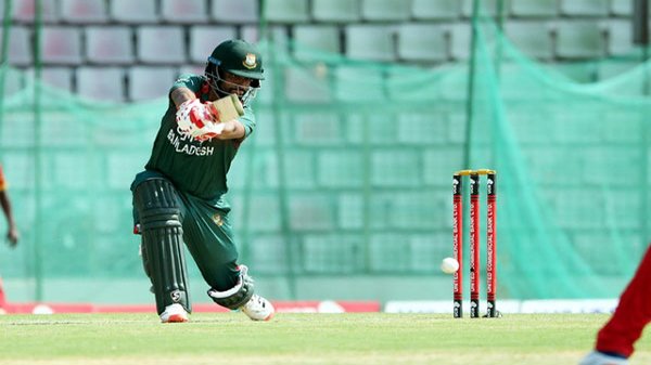 সিলেটে আগ্রাসী তামিম তুলে নিলেন ফিফটি