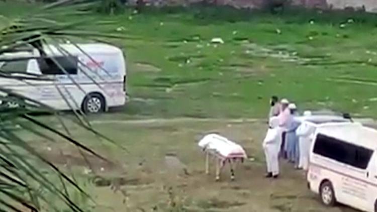 নীরবে কবরস্থা‌নে দাফন করা হলো ১ নারীর