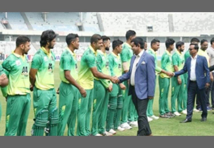 ক্রিকেটারদের হ্যান্ডশেক এড়িয়ে চলার পরামর্শ দিল বিসিবি