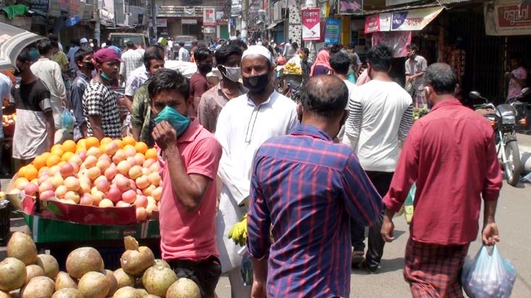 সিলেটেও বাড়ছে করোনায় আক্রান্তের সংখ্যা, কমছে না মানুষের জনসমাগম