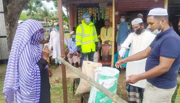 লন্ডন প্রবাসী হারুন মিয়ার উদ্যোগে ২২০ পরিবারে খাদ্য সামগ্রী বিতরণ