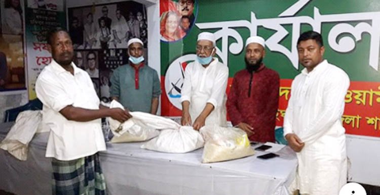ড.আহমদ আল কবির এর অর্থায়নে কানাইঘাটে খাদ্য সামগ্রী বিতরণ