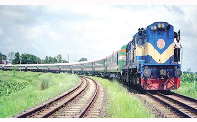 রেলপথে চোরাচালন, পাচার হচ্ছে স্বর্ণের বারসহ মাদক।