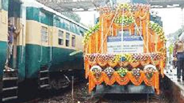 ১০টি ডিজেল ইঞ্জিন পেল বাংলাদেশ।