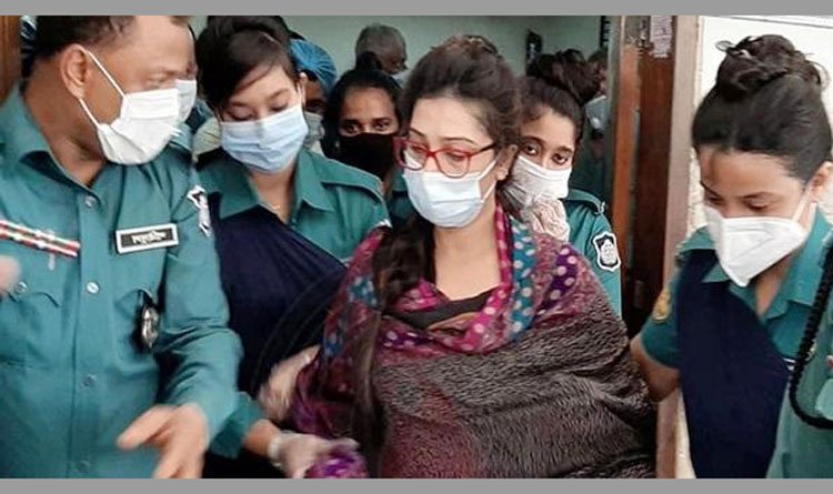 ৫ দিনের রিমান্ড শেষে আদালতে ডা. সাবরিনা।