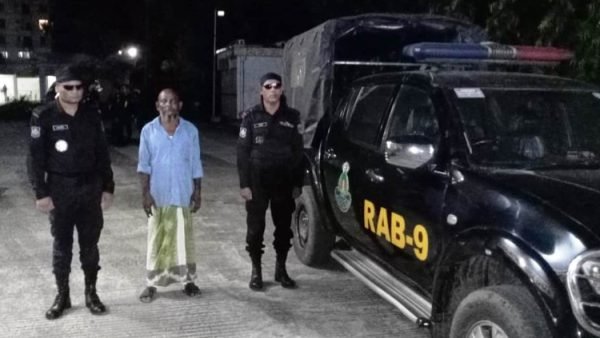 জকিগঞ্জে বিড়িসহ চোরাকারবারিকে গ্রেফতার করল র‍্যাব