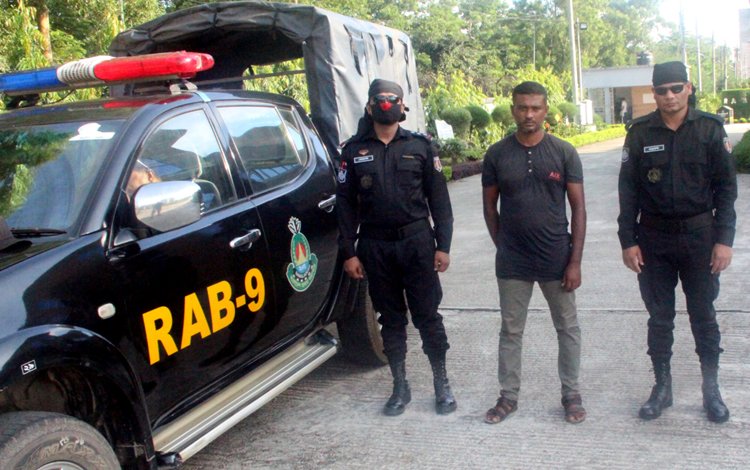 ওয়ারেন্টভুক্ত আসামীকে  গ্রেফতার করল র‍্যাব – ৯