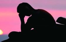 সেশন জটের শঙ্কা, টিউশনি নেই, হল বন্ধ চাকরির দৌড়ে পিছিয়ে পড়ার হতাশা