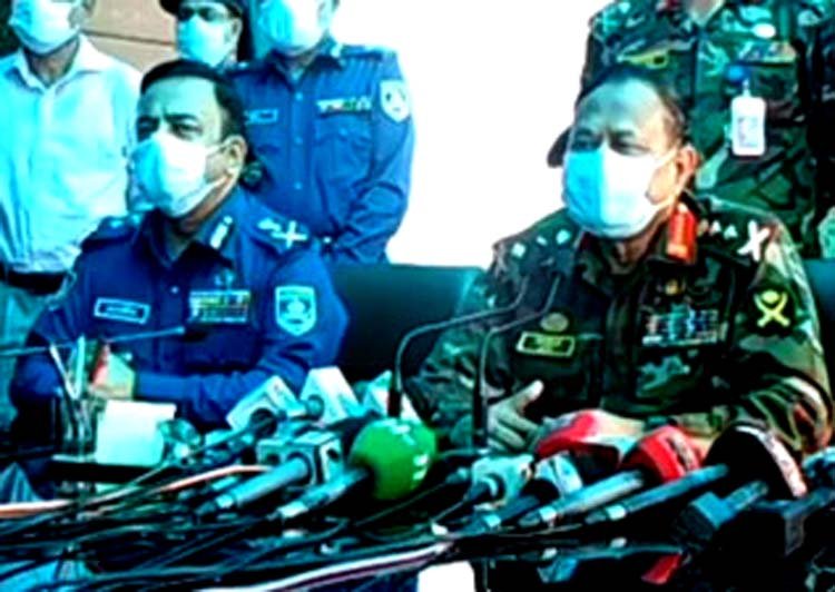 সেনা ও পুলিশ প্রধানের যৌথ বৈঠকে : কমিটি যে সুপারিশ দেবে, সে অনুযায়ী ব্যবস্থা নেওয়া হবে