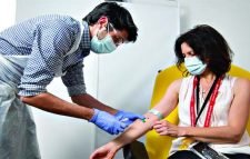 ভ্যাকসিন পলিটিক্স