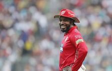 বেঁচে গেলেন গেইল, ফিরছেন আইপিএলে