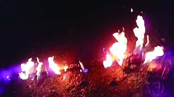 দক্ষিণ সুরমায় উড়ছে গ্যাস, ভয়ঙ্কর দুর্ঘটনার আশঙ্কা