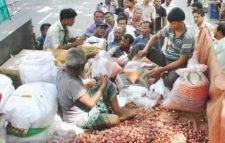 সিলেটে আজ থেকে ৩০ টাকা দরে পেঁয়াজ বিক্রি শুরু