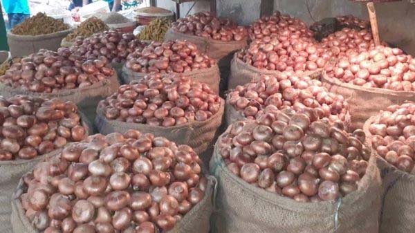 কারসাজিতে বাড়ছে পেঁয়াজের দাম