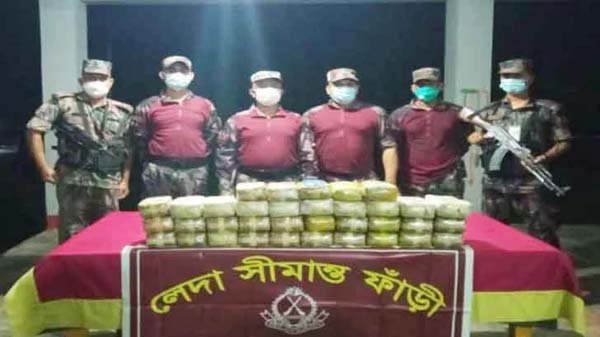 নাফ নদী সীমান্তে সাড়ে ৩ লাখ ইয়াবা জব্দ